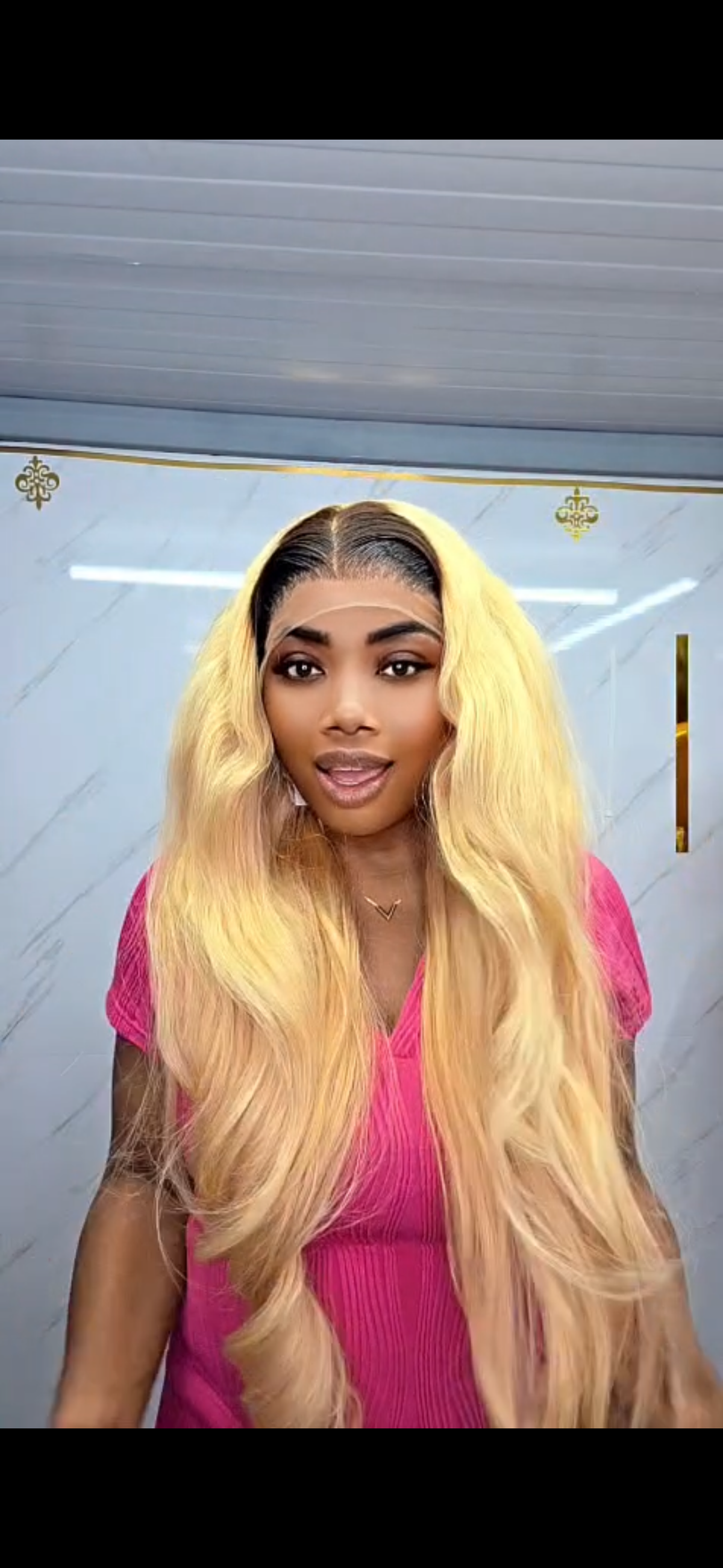 Raw Donor blonde 32inch 13x4 full frontal lace SDD Vietnamese natural wavy Wig with 13x4 full frontal Glueless Lace 100% Human Hair for Natural Lookl
